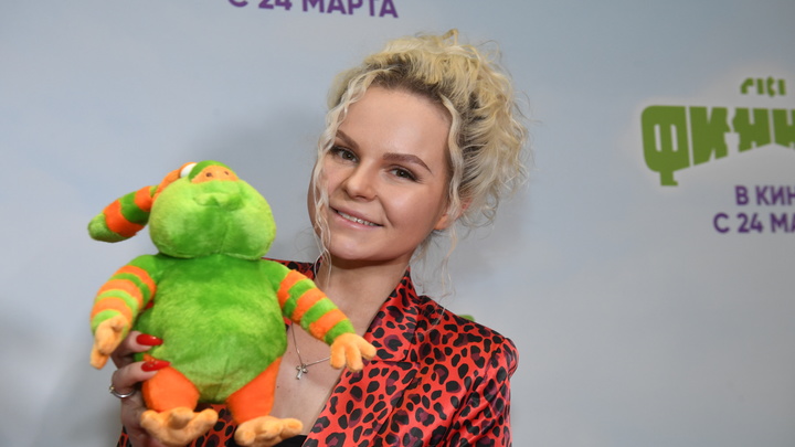 Экс-вокалистка Ленинграда Алиса Вокс поделилась трагичной историей о домогательствах