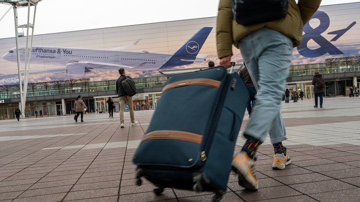 Украинка послала патриотов по конкретному адресу: И Зеленского прихватите