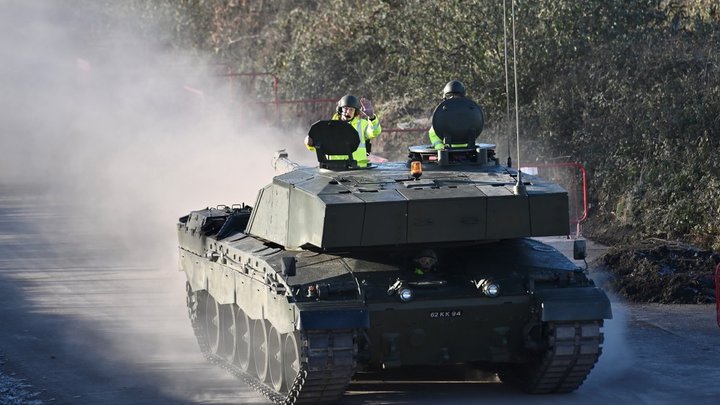 Британия готова отправить танки на Украину? СМИ узнали о секретных переговорах