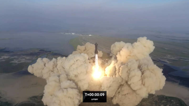 Неудача Илона Маска: Ракета Starship пришла в хаотичное движение и взорвалась на 4-й минуте полёта