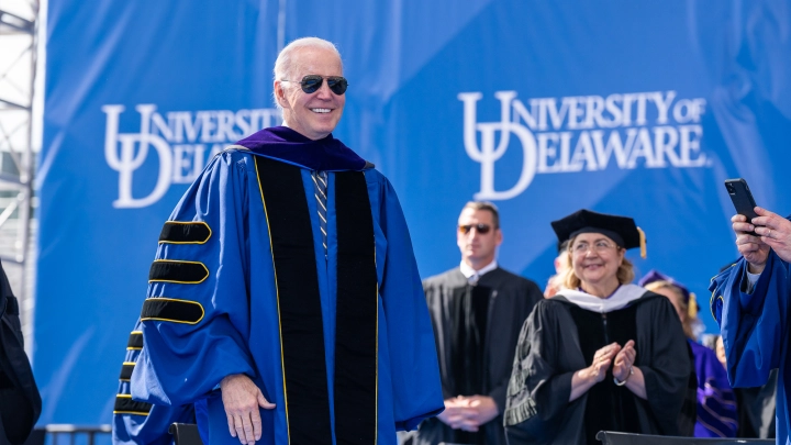 Кто правил вместо Байдена? В США начали разбираться