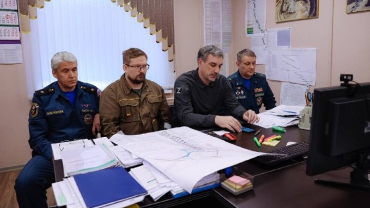 К находящимся под завалами на руднике в Амурской области будут бурить скважину