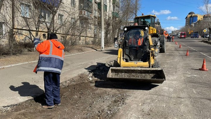 В Чите начали ремонтировать улицу Баргузинскую