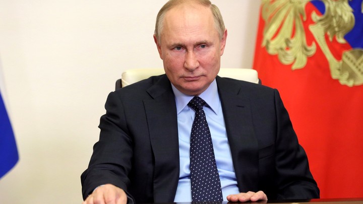 Путин назвал истерикой и неразберихой взлёт цен на газ в Европе
