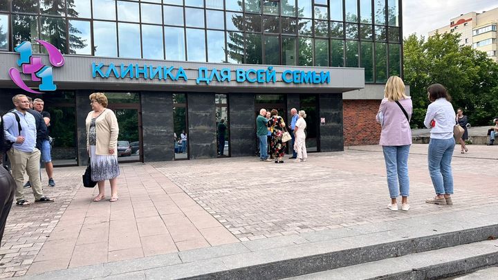 В клинике 1+1 рассказали о ситуации с пациентами после ареста здания