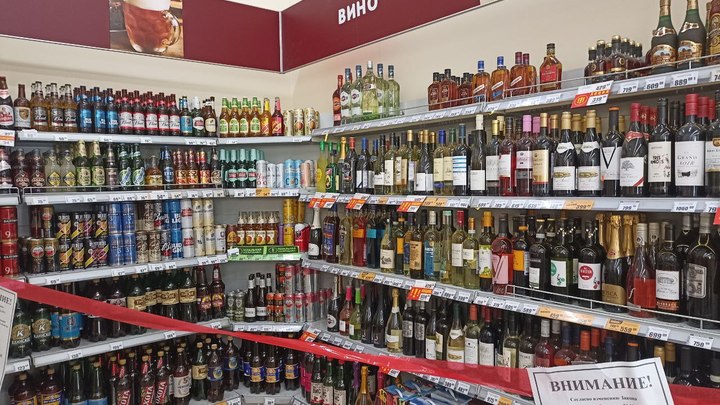 Нарколог Поликарпов: переносимость большого количества выпивки говорит об алкоголизме
