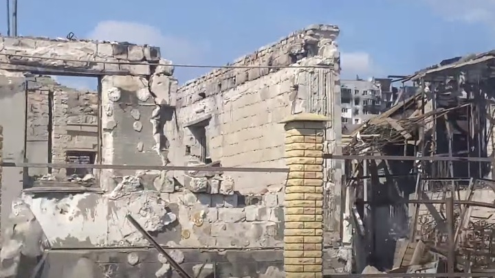 Русский скрипач прибыл в Мариуполь и рассказал, что действительно пугает глубинный народ