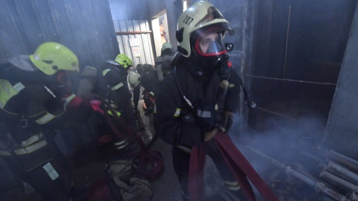 В Белгороде горит нефтебаза. Что известно на данный момент?