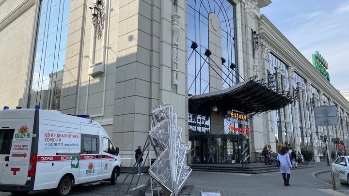 ТРЦ Гринвич решил засудить магазин, который просил компенсацию за простой