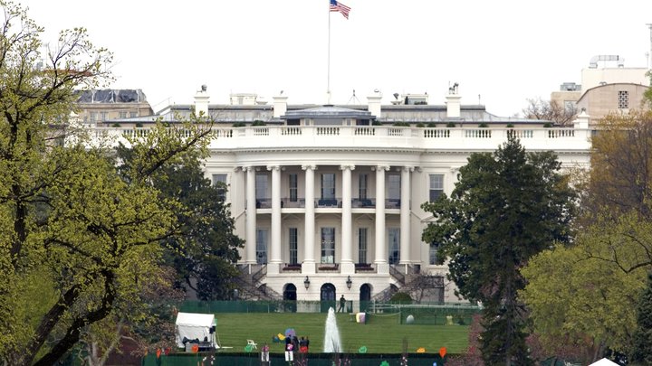 С 27 августа США начнут душить Россию запретами на кредиты, продажу оружия и внешнюю помощь
