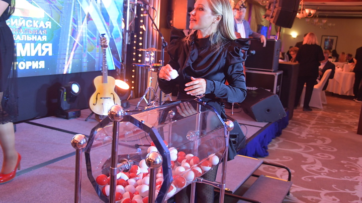 В Свердловской области решили ускорить вакцинацию с помощью розыгрыша призов