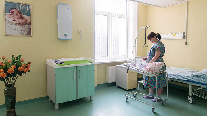 Почти четверть детей в Новосибирской области рождается не в браке