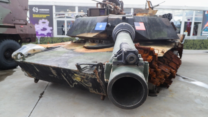 Главная военная гордость США оказалась бессильна: Русские военные уничтожили почти все танки Abrams, переданные Украине