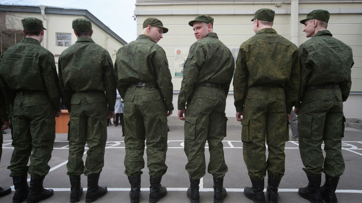 На Кубани у военкоматов выстроились очереди из резервистов, попавших под частичную мобилизацию