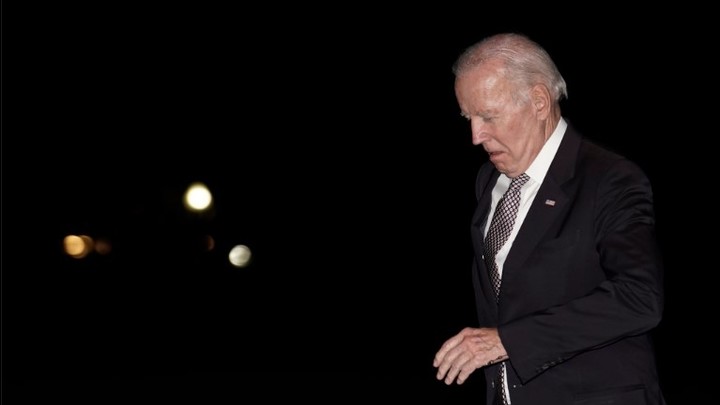 Жалкие потуги: В США рассказали о политическом провале Байдена