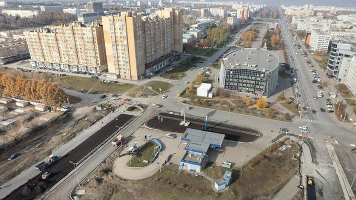 Разбитую дорогу к Кузбасской сельхозакадемии асфальтировать не будут
