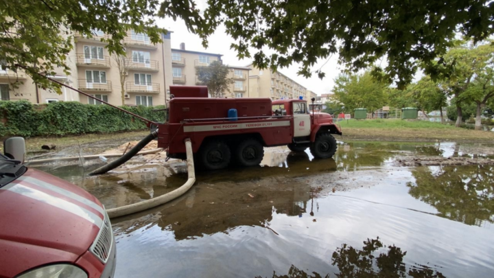 В оперштабе рассказали о ликвидации последствий непогоды в Новороссийске