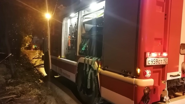 В Сочи 35 человек эвакуировали из горящего здания