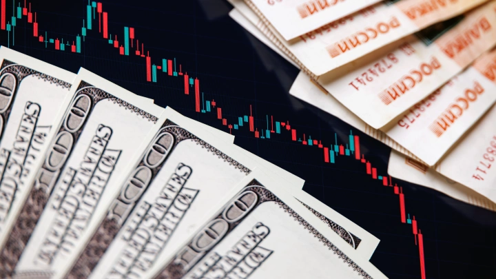 Рубль рухнет без всяких происков кукловодов: России предрекли неизбежное