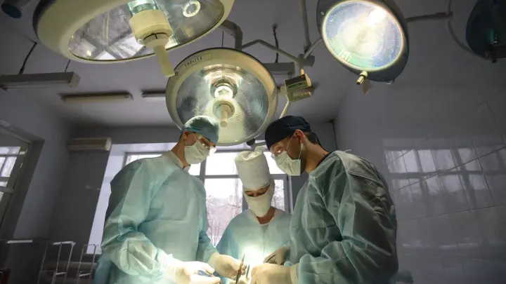 Халатность врачей в роддоме Петербурга привела к инвалидности новорождённого