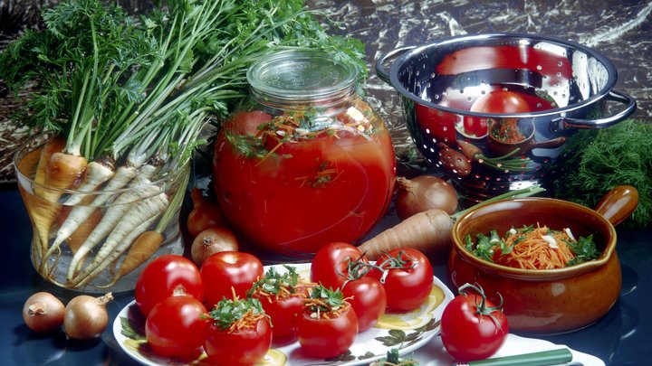 Помощь бедным: продукты в России начинают раздавать бесплатно