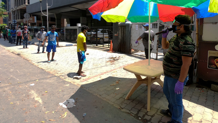 Массовое отравление в Индии: Дети и взрослые падают без сознания на улицах