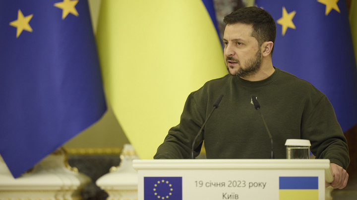 Во Франции пришли в шок после требования “безумца” Зеленского по самолётам