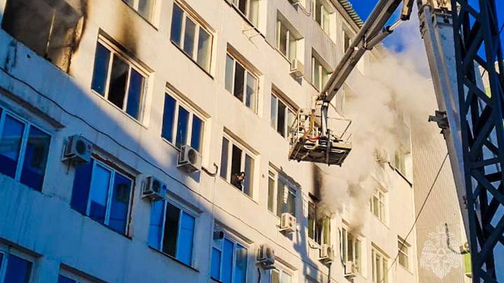 Число погибших в пожаре в Якутске выросло до двух человек