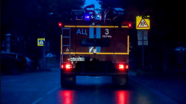 Крупный пожар на заводе Москвы: Локализован, горит на 2000 квадратах - МЧС