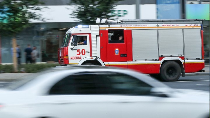 В Москве полыхает крупный пожар: Горит здание на Бережковской набережной