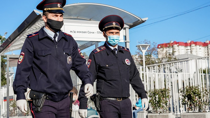 Ночные патрули по спальным микрорайонам, казаки и ЧОПы: Как будут охранять Сочи в курортный сезон