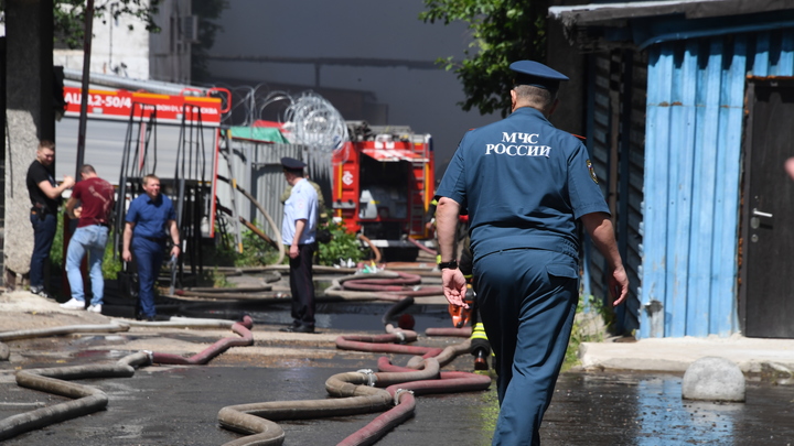 В Краснодаре возле Магнита сгорел сарай, где ночуют бездомные