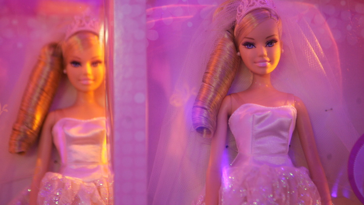 Маленький секрет о фильме Барби: Розовые гробы и хитрость с Барбенгеймером