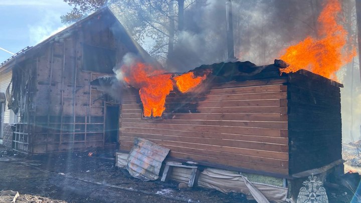 В Екатеринбурге начались весенние пожары сухой травы