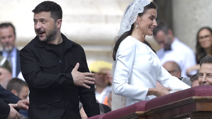 Кровожадный комик: европейские СМИ раскрыли схему обогащения Зеленского с 20 млн до 40 млрд за шесть лет