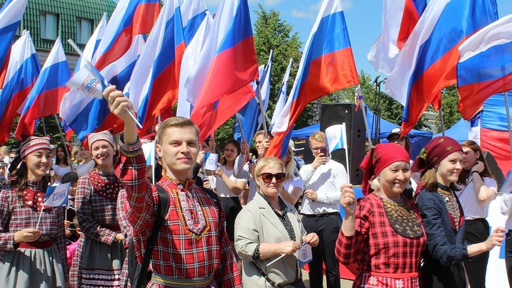 Продолжают грабить Россию. Что делать с предателями, которым нет прощения