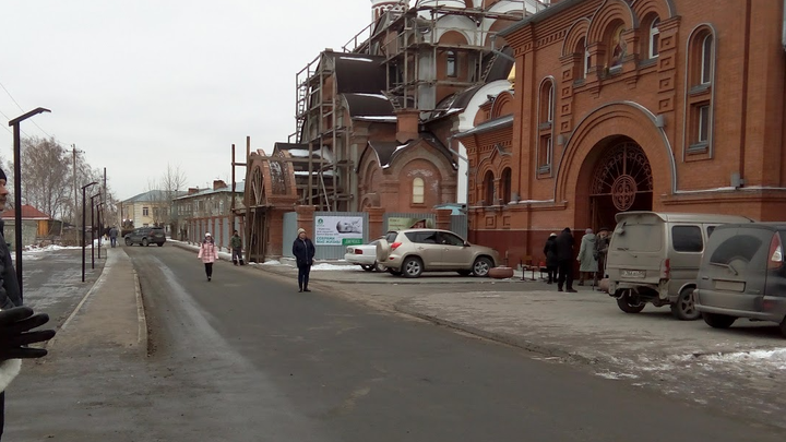 Крышу со школы сорвал ураганный ветер в посёлке под Новосибирском