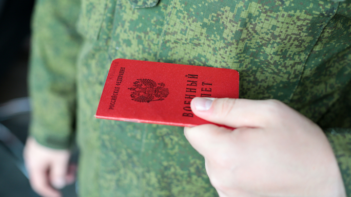 В военторгах Новосибирска раскупают тёплое белье и армейскую экипировку