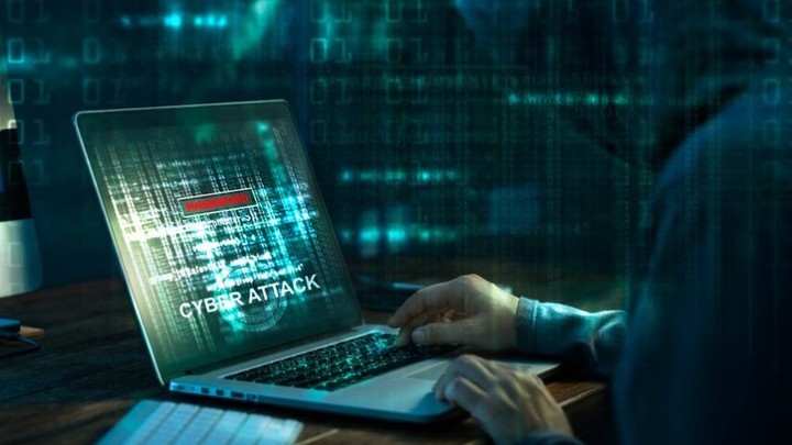 Минпросвещения предлагает отказаться от зарубежного софта: Школы предупредили о кибератаках