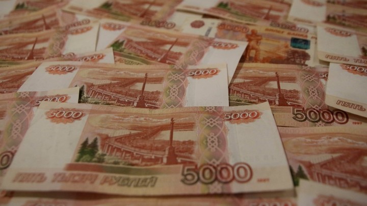 Казахстан затягивает с платежами: Переводы из России идут с недельными задержками