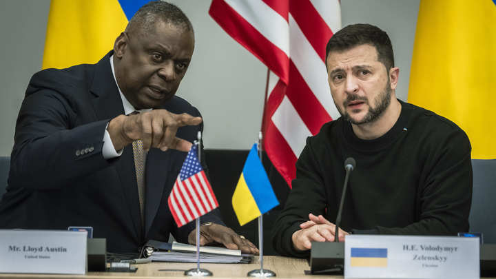 Захарова заявила о грезах Киева открыть второй фронт против России