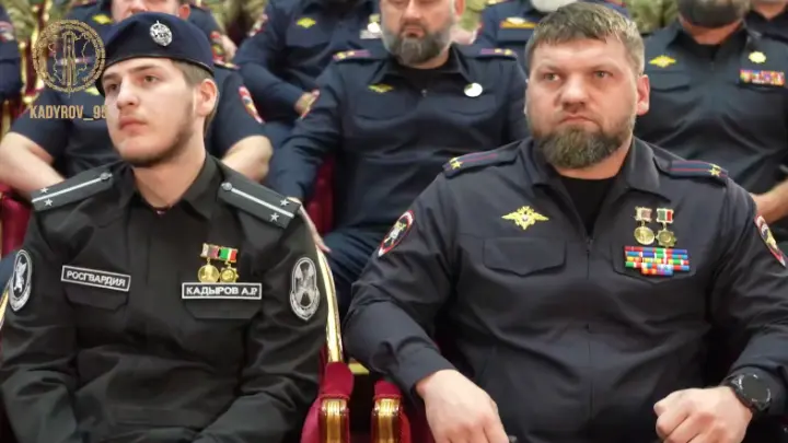 Звезды стали меньше: Адам Кадыров появился на публике в погонах лейтенанта