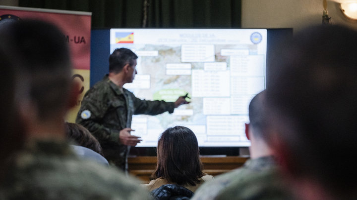 В Раде указали на серьёзную ошибку Зеленского: Украине нечего делать в ЕС и НАТО