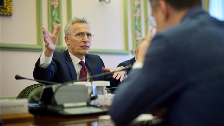 НАТО готово к применению пятой статьи: Столтенберг пообещал ответ на кибератаки