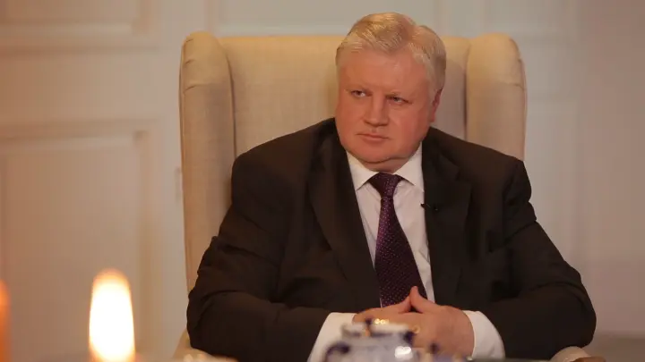 Латвия пробила дно: Миронов прокомментировал штрафы за салют по времени Москвы