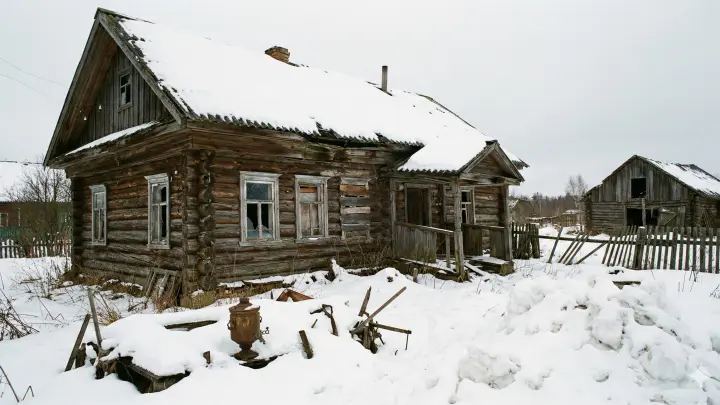 Жизнь без воды и тепла: у таджикских мигрантов забрали семерых детей-маугли