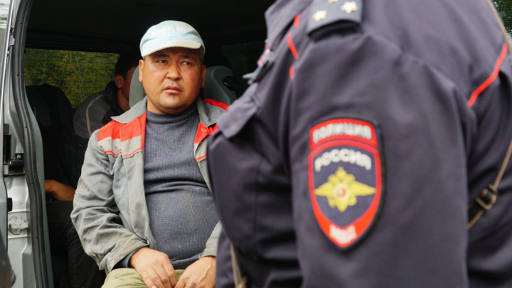 Какой праздник отмечается 23 февраля? Вот что ответили мигранты Какой праздник отмечается 23 февраля? Вот что ответили мигранты