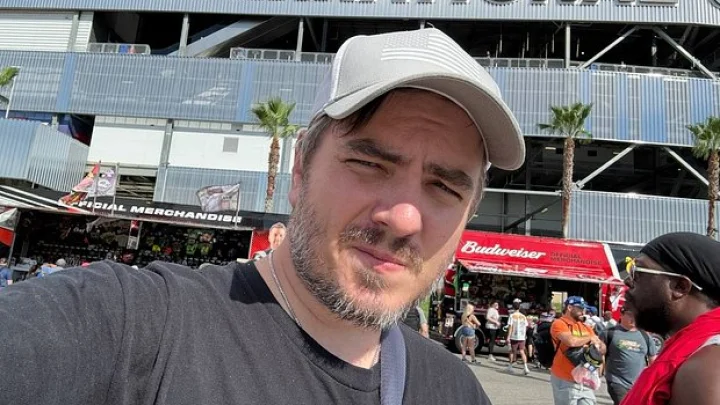 Эмигрировавший в США блогер Илья Мэддисон пожаловался на вирусную пневмонию