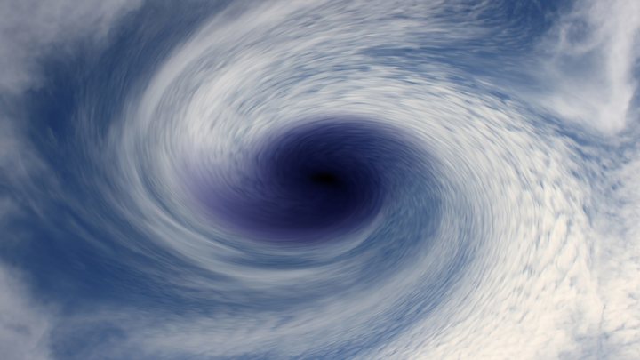 Смертельные торнадо пронеслись по США: Очевидцы показали впечатляющие кадры