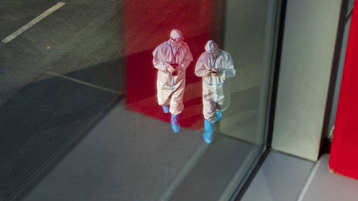 Настигает через шесть недель: Учёный предупредила о неочевидной опасности для перенёсших COVID